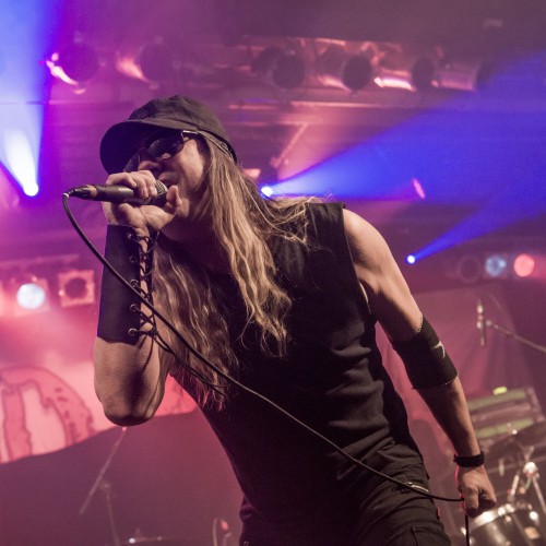 Skid Row als Support für Saxon